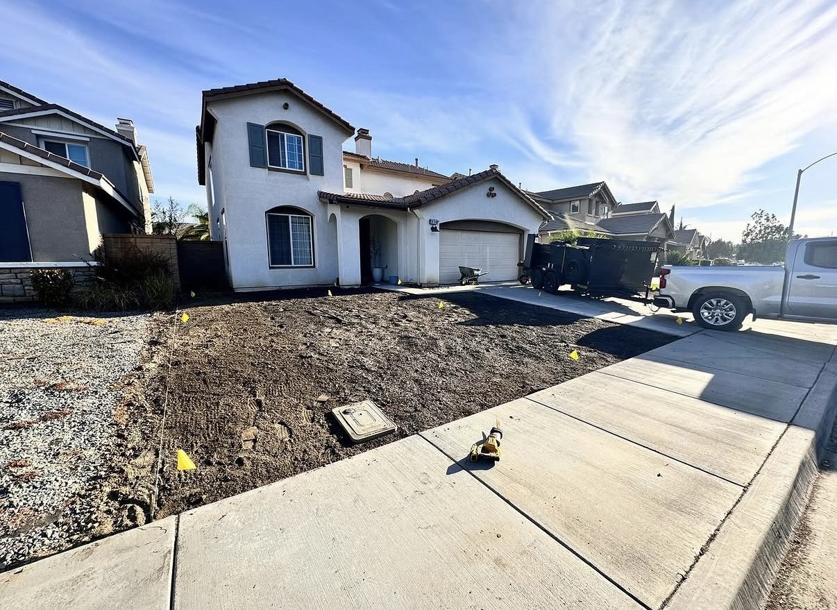 Front Yard Turf — before work started